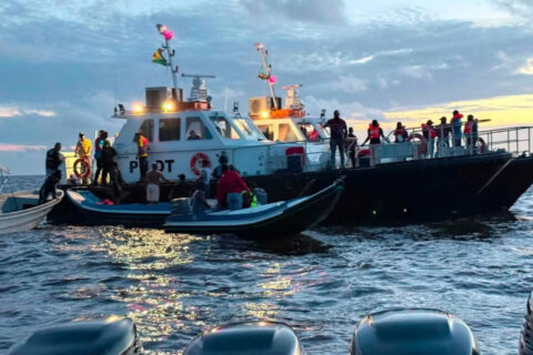 Diez cuerpos recuperados tras el naufragio de un ferry en Guyana: El capitán dio positivo en drogas