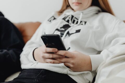 Francia se convierte en el primer país de Europa en prohibir las redes sociales para menores de 15 años