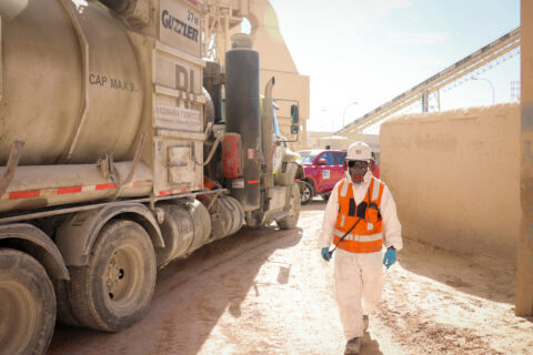 Producción industrial en Chile sube 1,3% en junio impulsada por la minería