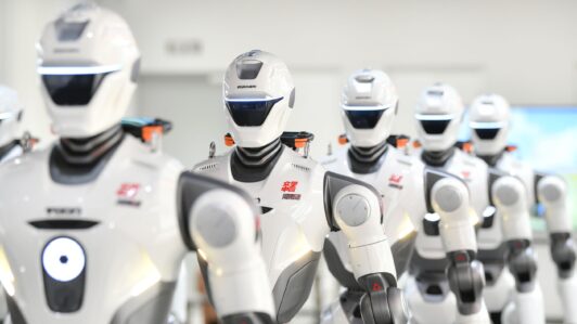 Guerra tecnológica: EE.UU. prohíbe los robots humanoides chinos ante su avance en el mercado global