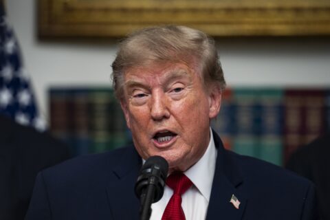 Presidente Trump anuncia ofensiva económica contra Irán: 
