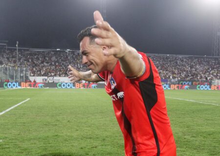 En la antesala del superclásico, Colo Colo se suma a la tendencia de “farmear aura” recordando al excapitán albo Esteban Paredes