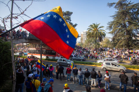 Venezolanos cotizantes en AFP en Chile llegan a su nivel más bajo en 6 años: Hay un total de 200 mil aportantes en el país