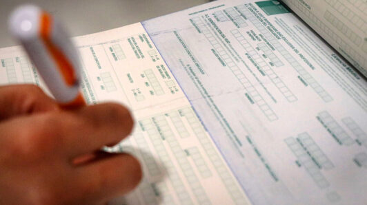 Cae la emisión de licencias médicas y reduce en más de US$1.100 millones el gasto fiscal en subsidios laborales