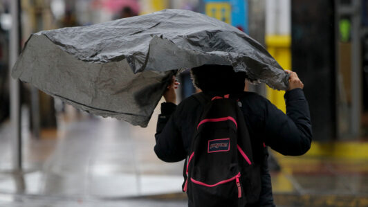 Meteorología emite alarma por lluvias intensas en zonas de Antofagasta: Se pronostica caída de hasta 25 mm de agua