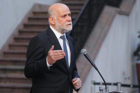 Exministro Elizalde critica al presidente Kast: 
