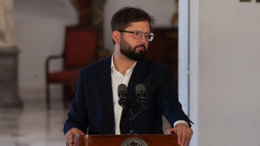 Boric felicita a Yeomans tras ganar elecciones del Frente Amplio: 