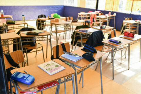 Mineduc suspende clases en cuatro regiones del norte por sistema frontal