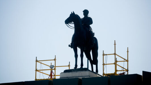 Monumento a Baquedano: Inician etapa final de restauración en la base del monumento de la estatua