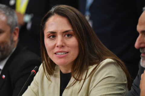 Ministra Duco se defiende de acusaciones por uso de vehículo institucional: 