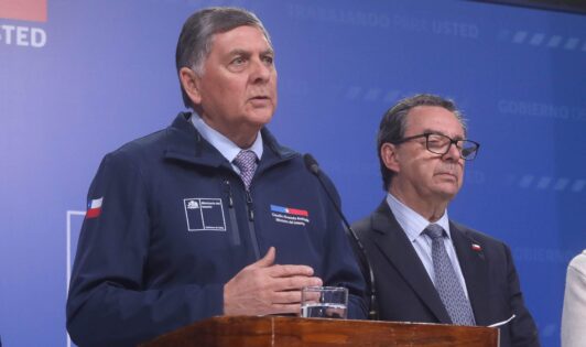 “No vamos a innovar”: Ministro Alvarado pone freno a la idea de salir del Convenio 169 de la OIT tras dichos de Barros