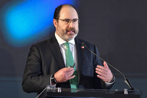 Gobierno alista indemnización a todo evento: Ministro Rau adelanta que se presentaría en dos meses y sería de 