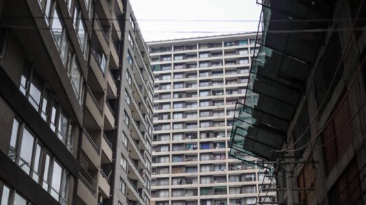 Gastos comunes: Morosidad bordea el 30% y acelera la digitalización en la administración de edificios y condominios