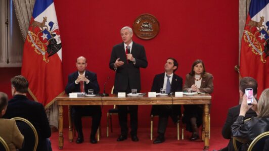 Agenda de seguridad: Alcaldes de las regiones de Valparaíso, Metropolitana y O'Higgins se reunieron con el presidente Kast