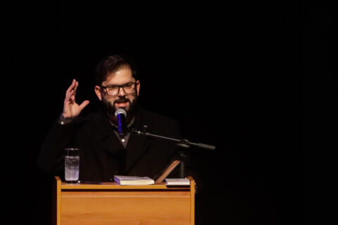 El intenso despliegue de Gabriel Boric: Se alista para el Congreso Panamericano en Uruguay donde debatirá sobre el futuro del progresismo