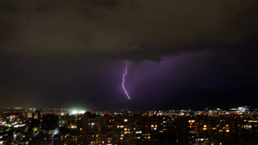 Meteorología emite alerta por tormentas eléctricas en zonas de las regiones de Ñuble y Biobío: ¿Cuándo serán?