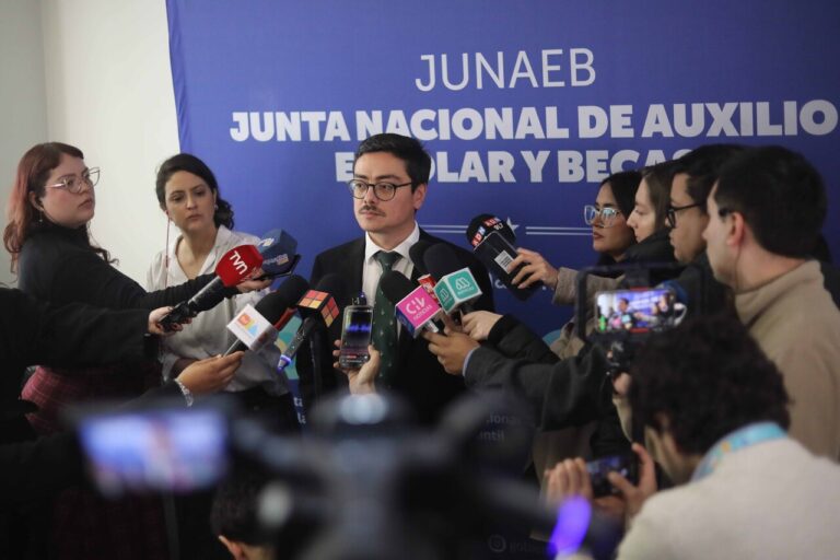 Director de Junaeb destaca allanamientos en oficinas y el Congreso: “Hay elementos suficientes para probar eventuales delitos de corrupción”