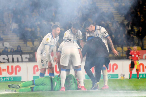 Huachipato actualiza estado de Christian Bravo tras bombas de ruido: arquero quedó internado y en observación