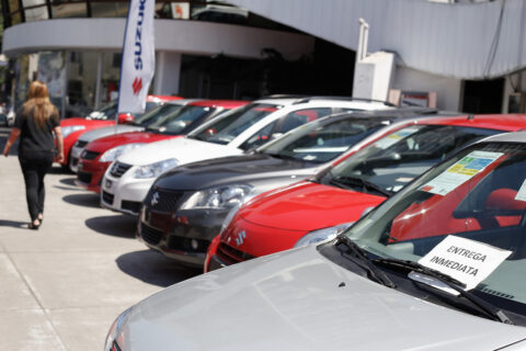Fraudes en compraventa de autos: Experta advierte riesgos luego que lleguen a su nivel más alto en 12 años
