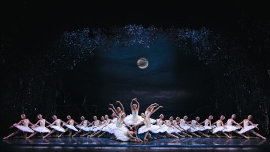 Tras exitoso debut en Dublín: Ballet de Santiago llegará a Londres en 2027 con El lago de los cisnes
