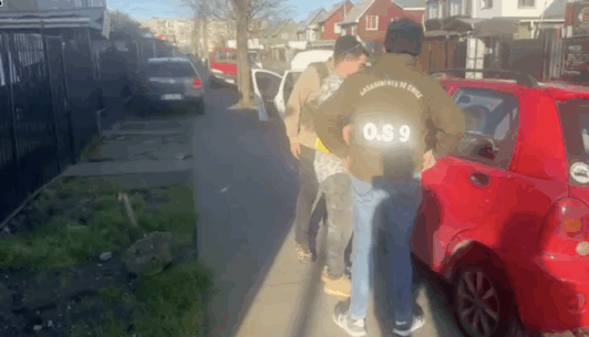 Detienen a hombre de 30 años por amenazas contra el presidente Kast en redes sociales