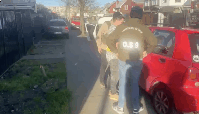 Detienen a hombre de 30 años por amenazas contra el presidente Kast en redes sociales