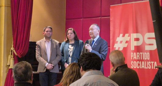 Ministro José García Ruminot participa en homenaje del PS a Camilo Escalona: “Desearle mucha fuerza en este momento”