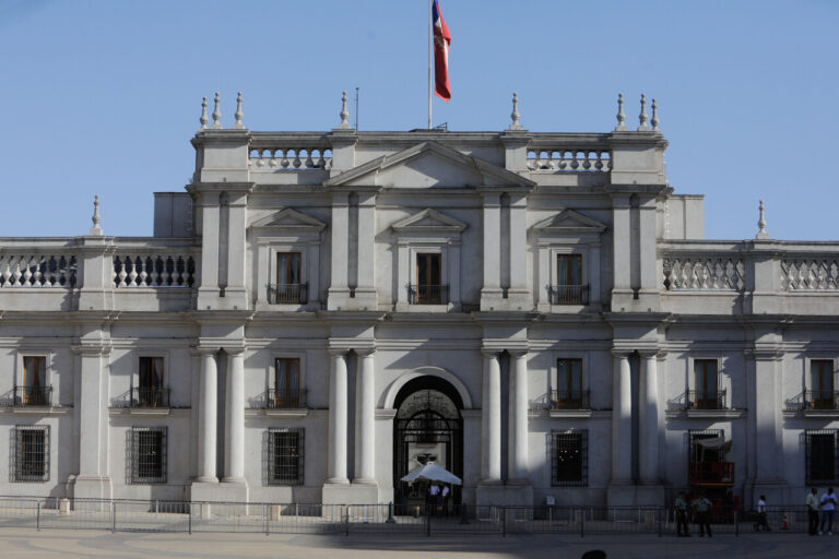 Gobierno pone fin a convenio para estudios sobre pluralismo de medios y abre debate entre académicos sobre incumplimiento de la Ley de Prensa