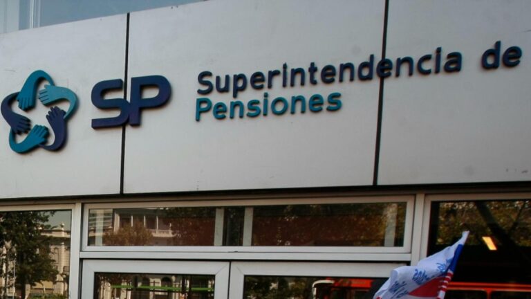 Superintendencia de Pensiones emite norma que excluye a condenados por femicidio y otros delitos graves en contexto de VIF como beneficiarios de pensiones de sobrevivencia