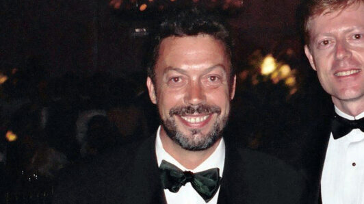 Muere a los 80 años Tim Curry, actor recordado por sus papeles en 