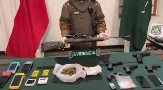 Detienen a dos sujetos por microtráfico en Santiago: Usaban máquinas de pago electrónico