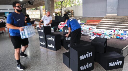 Más allá del juego: 1win apoyó a 35.000 familias a través de cuatro iniciativas de ayuda en América Latina