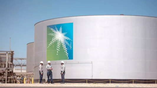 Aramco reporta utilidad ajustada de US$ 33.385 millones en el segundo trimestre, un 32,5% más que en 2025