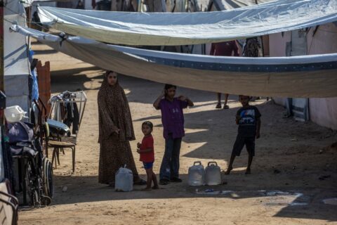Muere niño de 4 años en un bombardeo de Israel contra el centro de Gaza