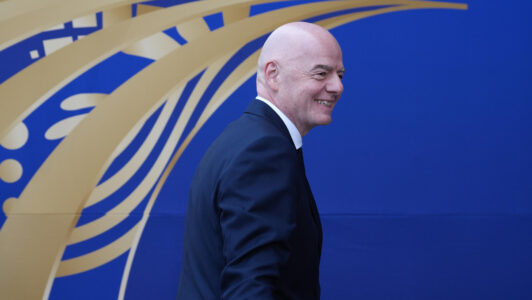 Gales retira públicamente su apoyo a Infantino tras presentar proyecto para vender participaciones del Mundial