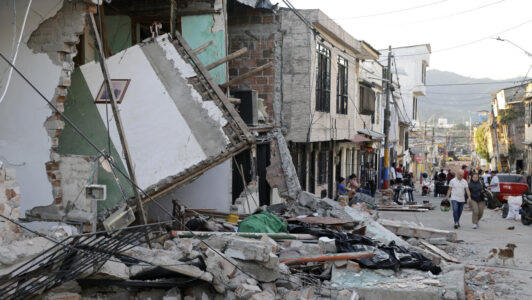 Tras terremoto en Colombia: Cancillería confirma que ha contactado a 14 chilenos y que todos están 