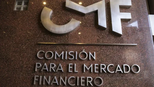 CMF multa con UF 6.000 a corredora de bolsa por entregar información falsa sobre su situación financiera