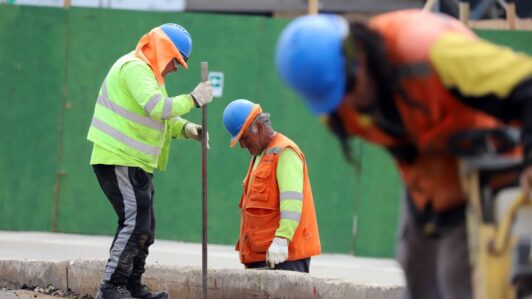 INE: El desempleo en Chile llega al 9,5% en el trimestre mayo-julio, la tasa más alta desde 2021