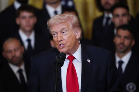 Trump amenaza con imponer aranceles del 50% a los automóviles de Canadá: Esto se sabe hasta ahora