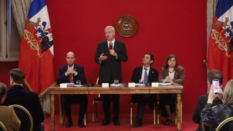 Cadem: 51% pide retirar el proyecto de seguridad y buscar acuerdos en el Congreso