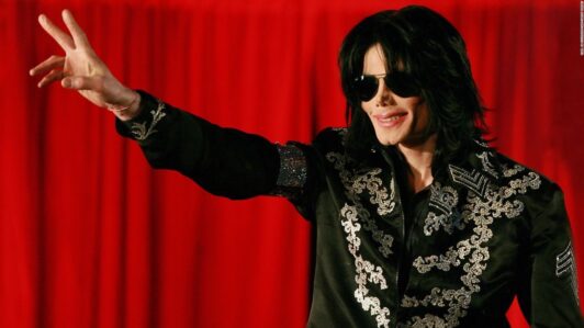 Tribunal desestima demanda por abuso sexual infantil contra el patrimonio de Michael Jackson y deriva el caso a arbitraje privado