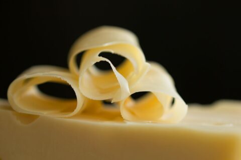 Minsal emite alerta alimentaria por presencia de listeria en queso mantecoso