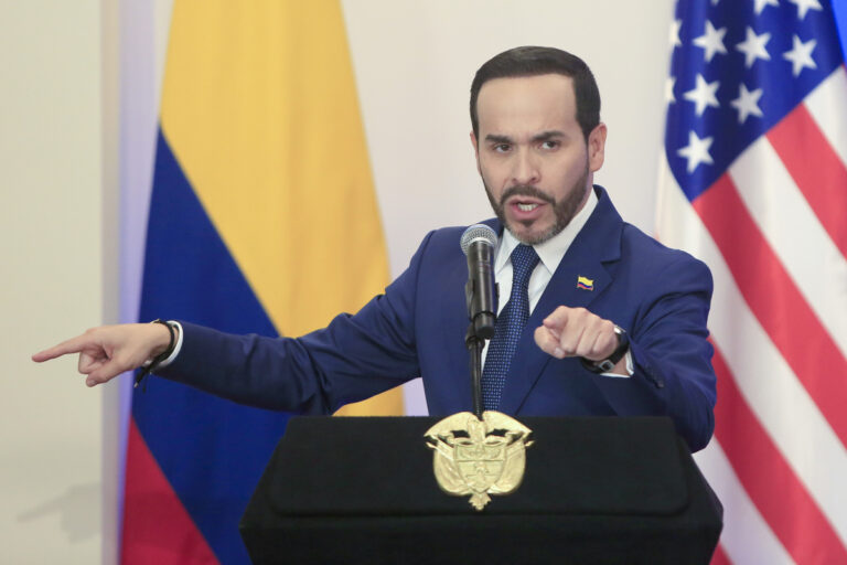 Colombia: Juez ordena a De la Espriella ocultar publicaciones que muestran cuerpos de fallecidos