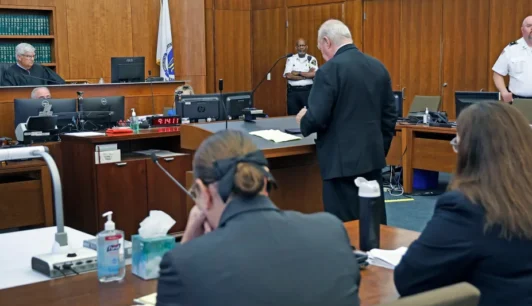 Juez declara nulo el juicio contra Lindsay Clancy, exenfermera acusada de asesinar a sus hijos: Jurado no llegó a acuerdo