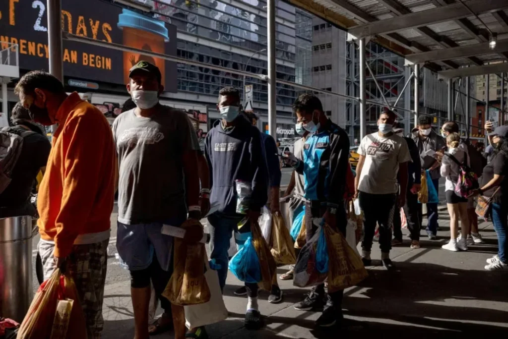 Administración Trump recorta millones de dólares destinados a refugiados, migrantes detenidos y otros servicios