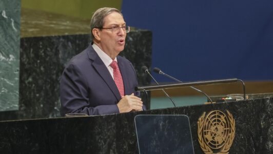 Cuba dice que “está abierta a relaciones comerciales y de negocios con compañías” de EE.UU.