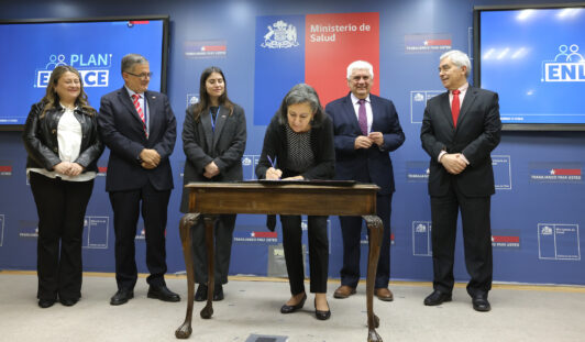 Minsal y Cajas de Chile firman convenio de colaboración: Buscan reducir tiempos de espera de las listas No GES para pacientes Fonasa/Ministerio de Salud