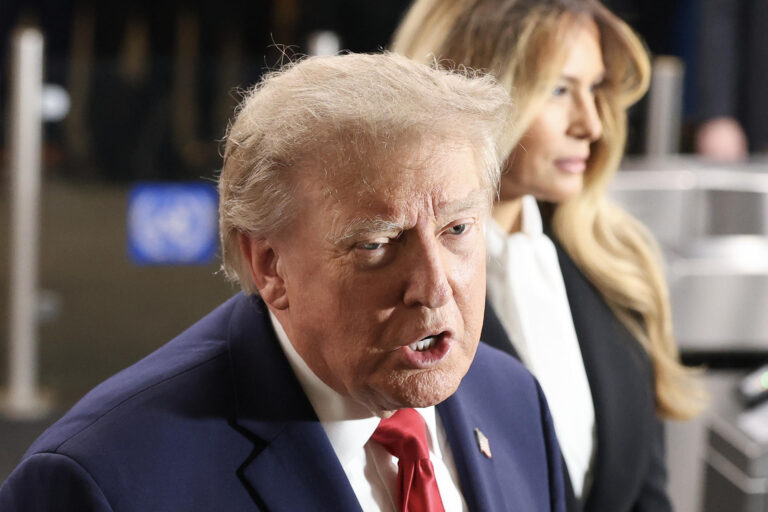 Juez estadounidense cuestiona veto de Donald Trump a los medios CNN, MS NOW y Politico