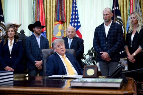 Trump afirma que México no tiene nada que ofrecer a Estados Unidos, solo 