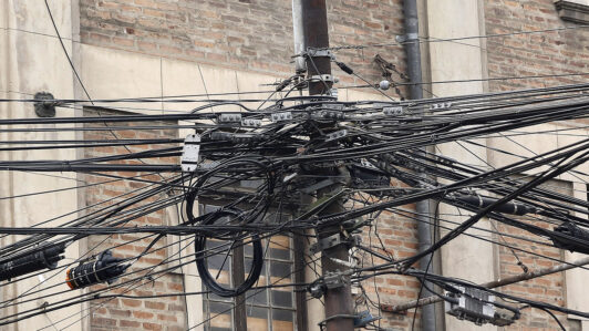 Inician retiro de cables en Quilpué: Plan contempla intervención de 416 puntos